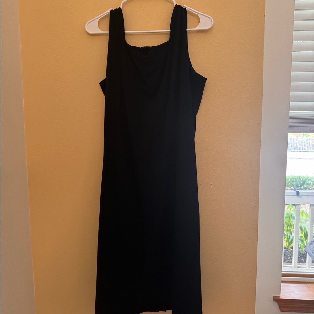 Jones Wear Elegant Black Sleeveless Midi Dress